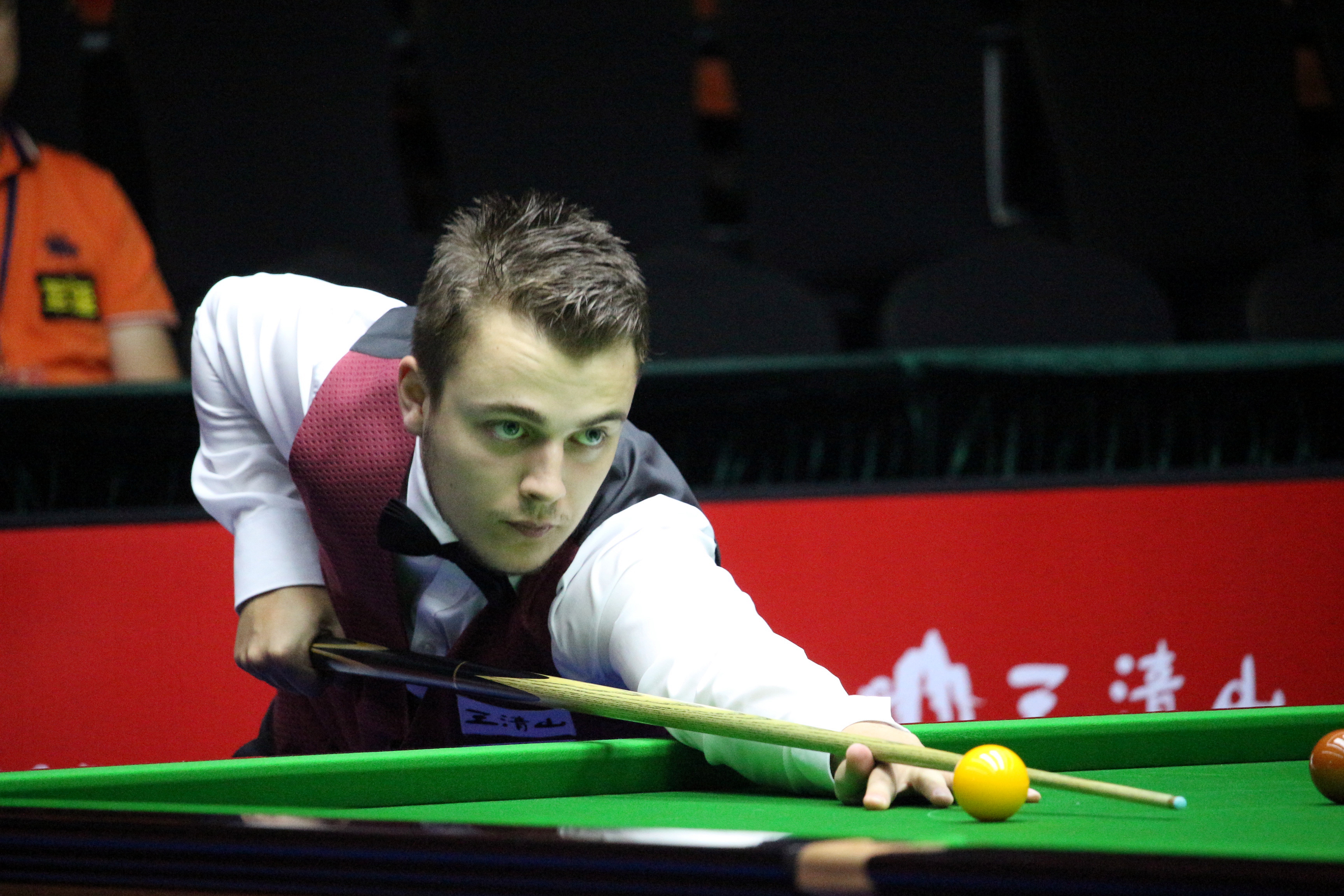 表现优于媒 表现优于媒