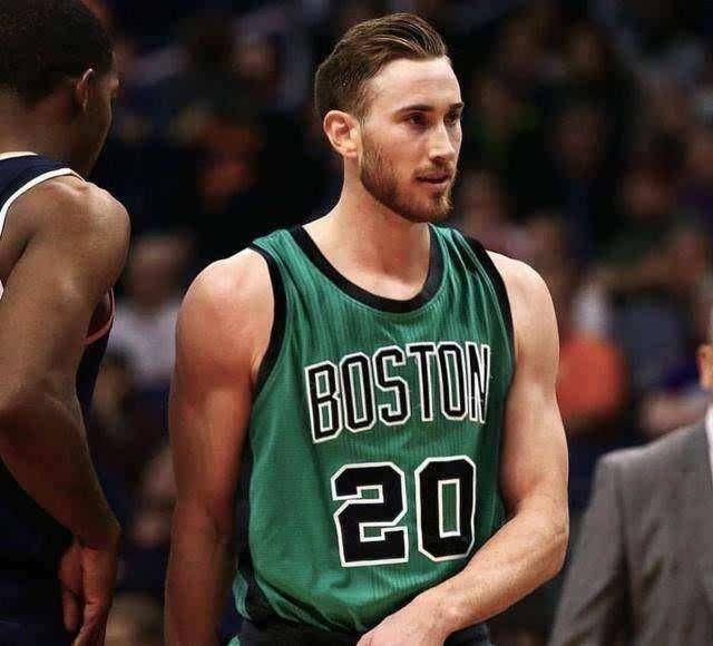 更得益于球 更得益于球