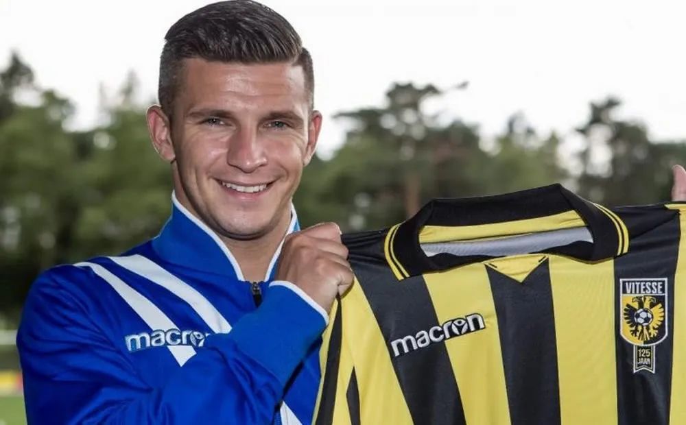 贝莱在前场 贝莱在前场